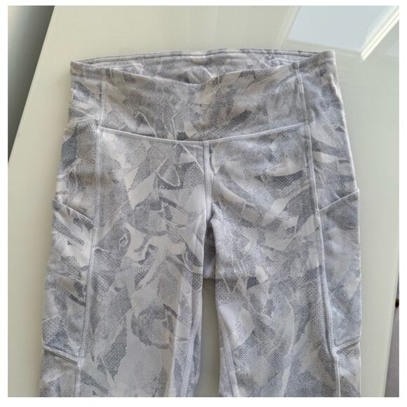 Lululemon Fast and Free white leggings size 6 - Picture 2 of 8